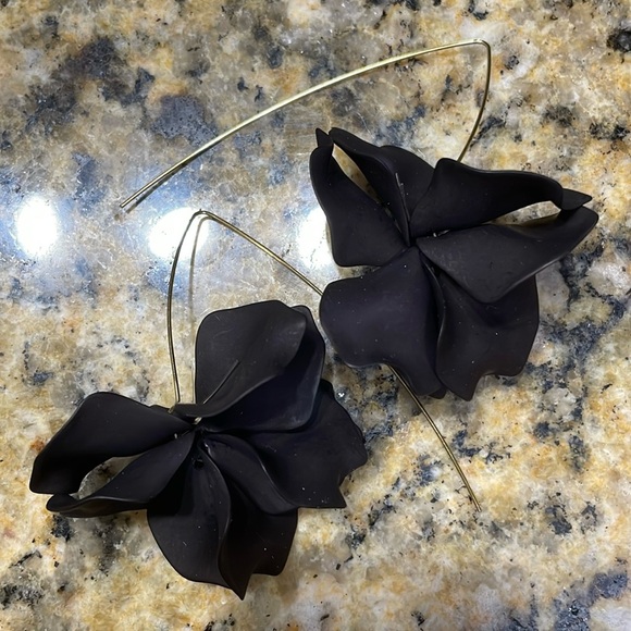 Torrid Black Petal Drop Earrings - Picture 4 of 6